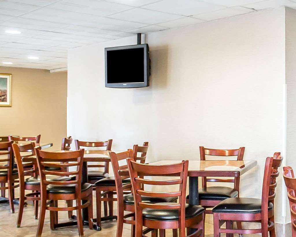 Baymont By Wyndham Scranton Dunmore Restaurant bilde